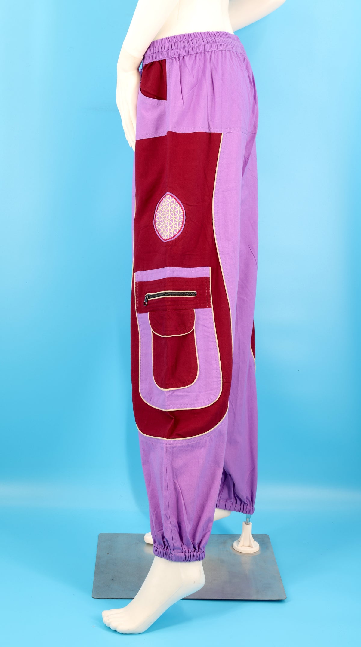 Bestickte Hose „Blume des Lebens“ | Haremshose aus Baumwolle mit heiliger Geometrie