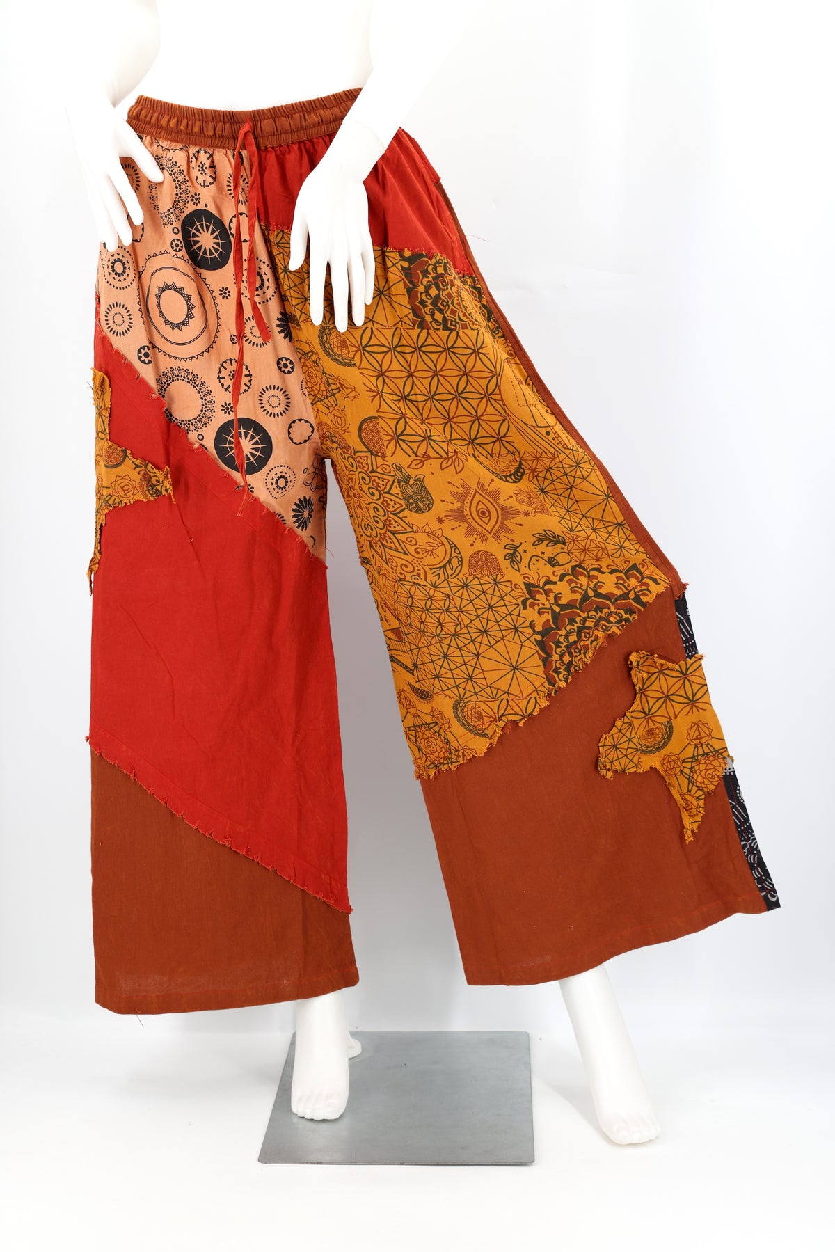 Freigeistige, künstlerische Patchwork-Palazzo-Hose mit weitem Bein
