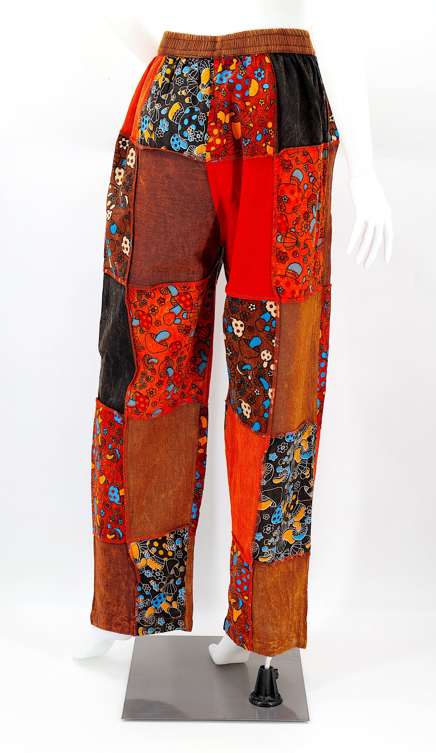 Erdtonfarbene Pilz-Patchwork-Baumwollhose mit geradem Bein