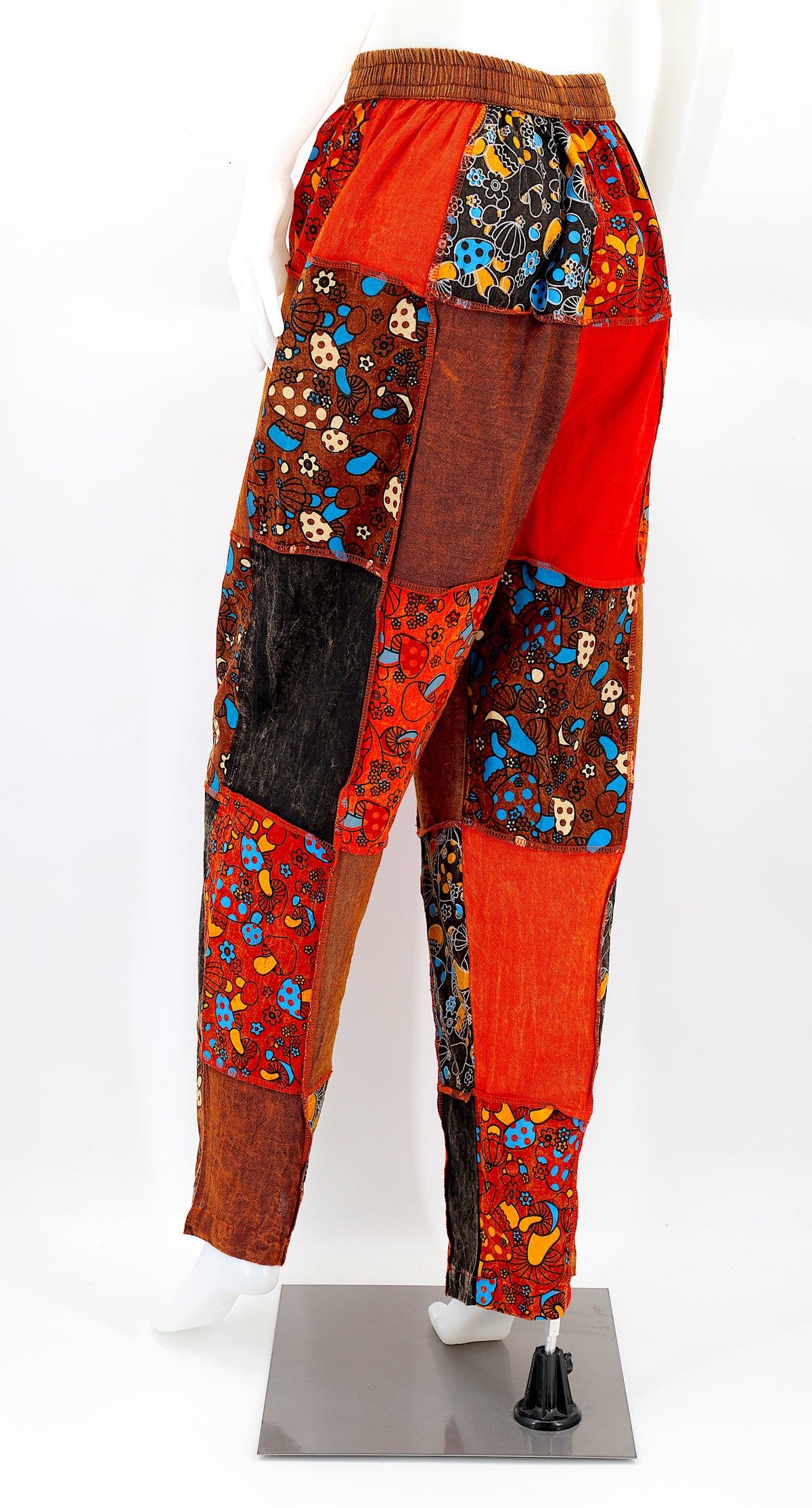 Erdtonfarbene Pilz-Patchwork-Baumwollhose mit geradem Bein