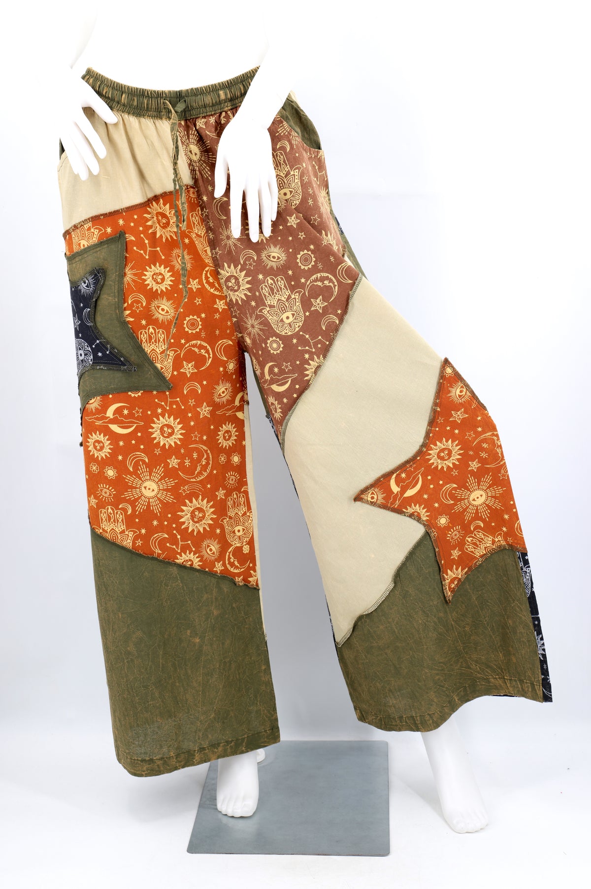 Freigeistige, künstlerische Patchwork-Palazzo-Hose mit weitem Bein