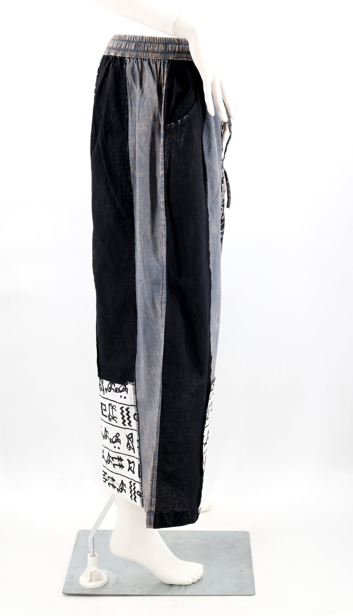 Freigeistige, künstlerische Patchwork-Palazzo-Hose mit weitem Bein