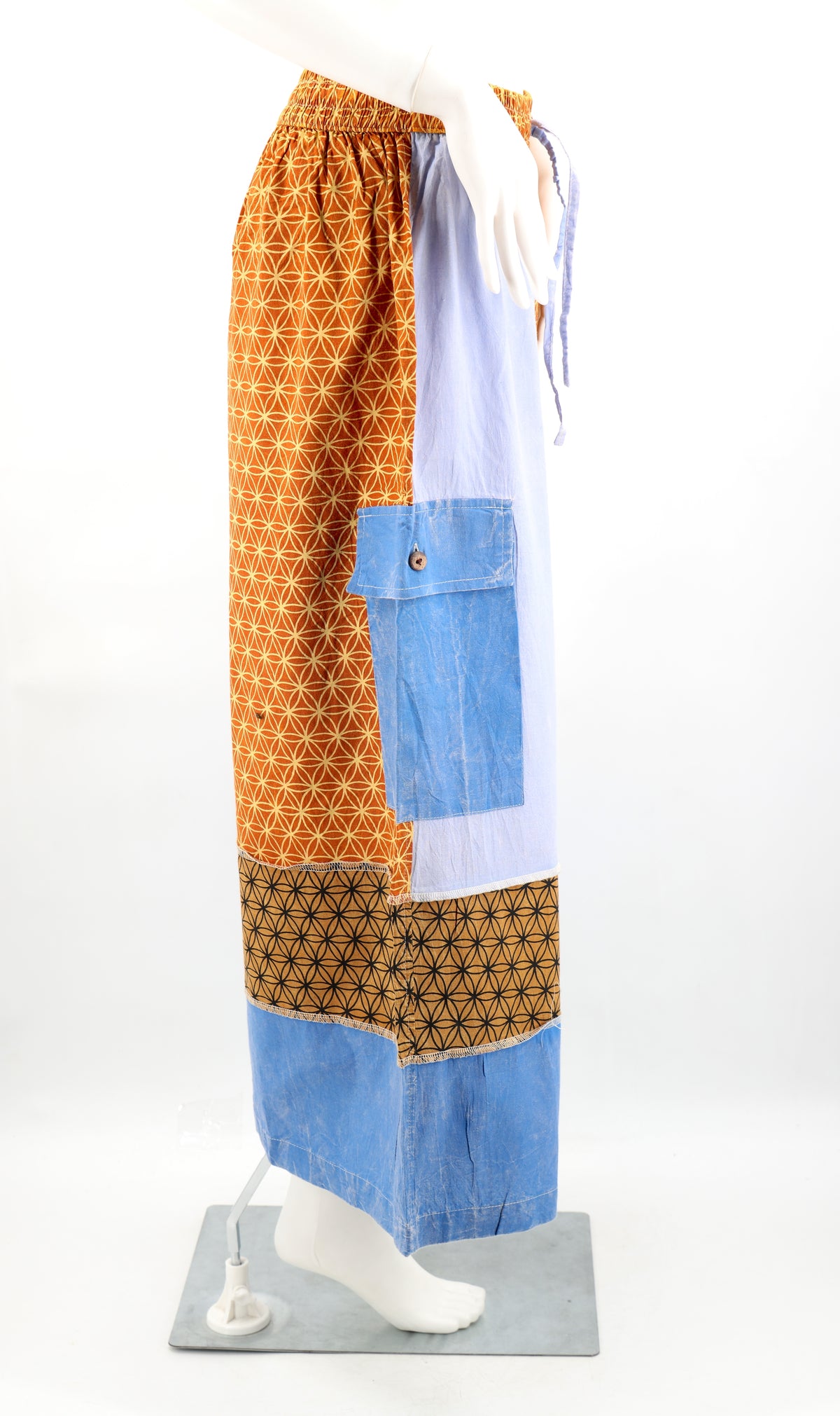 Freigeistige, künstlerische Patchwork-Palazzo-Hose mit weitem Bein