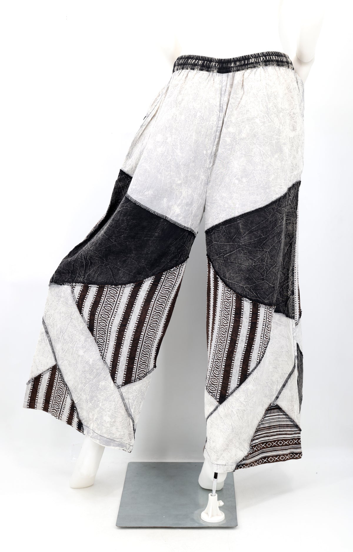 Freigeistige, künstlerische Patchwork-Palazzo-Hose mit weitem Bein
