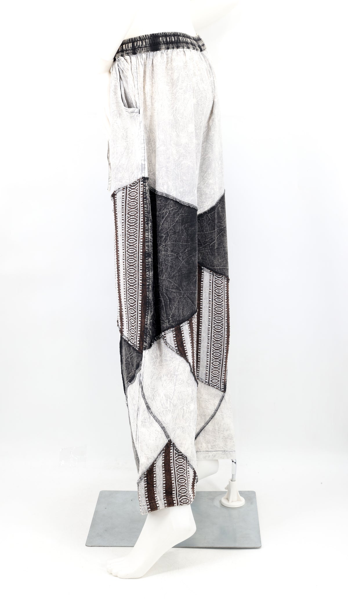 Freigeistige, künstlerische Patchwork-Palazzo-Hose mit weitem Bein
