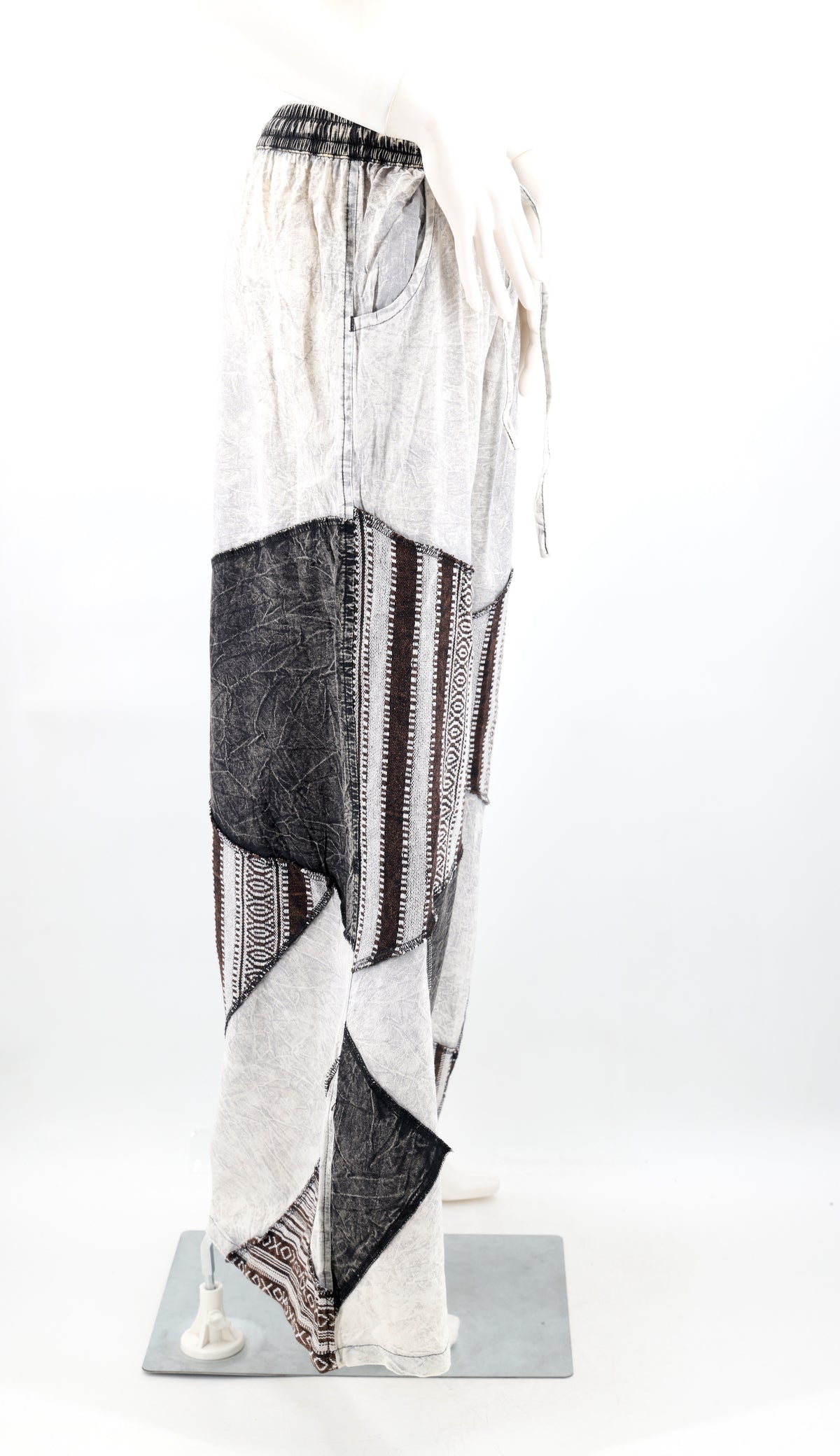 Freigeistige, künstlerische Patchwork-Palazzo-Hose mit weitem Bein