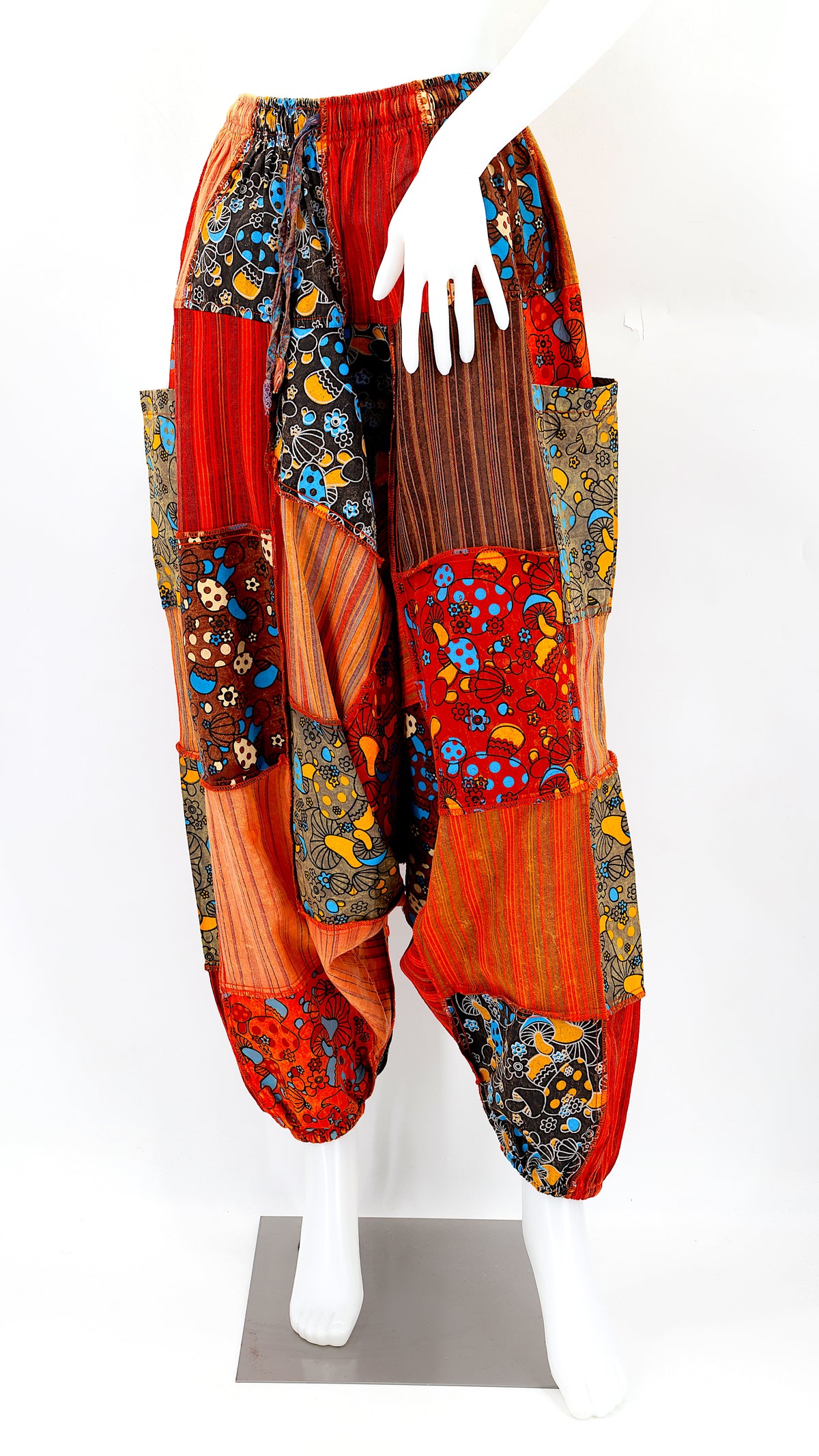 Patchwork-Haremshose mit tiefem Schritt und Pilzmuster