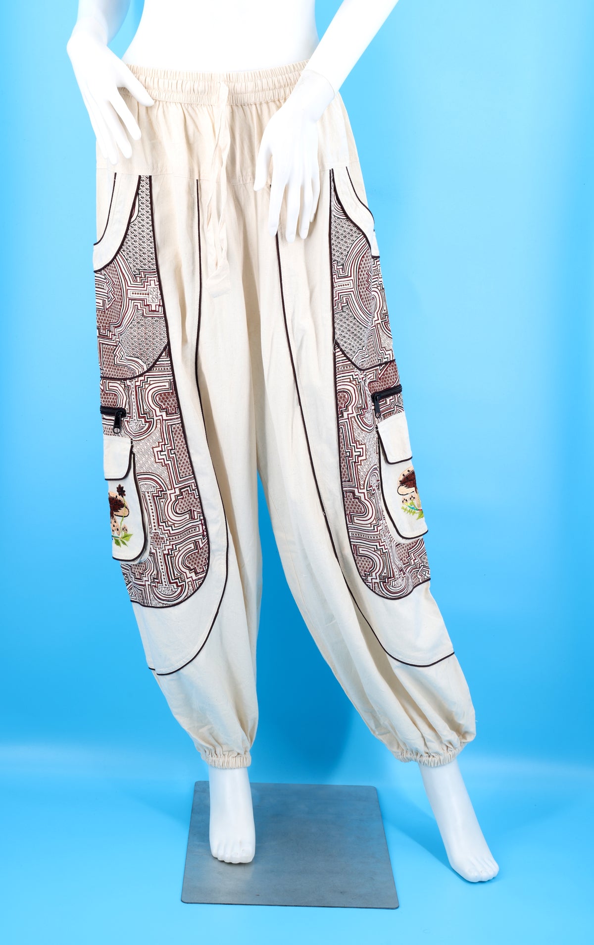 Geometrische Tribal-Haremshose mit mehreren Taschen | Handbestickte Baumwollhose mit Pilzmotiv