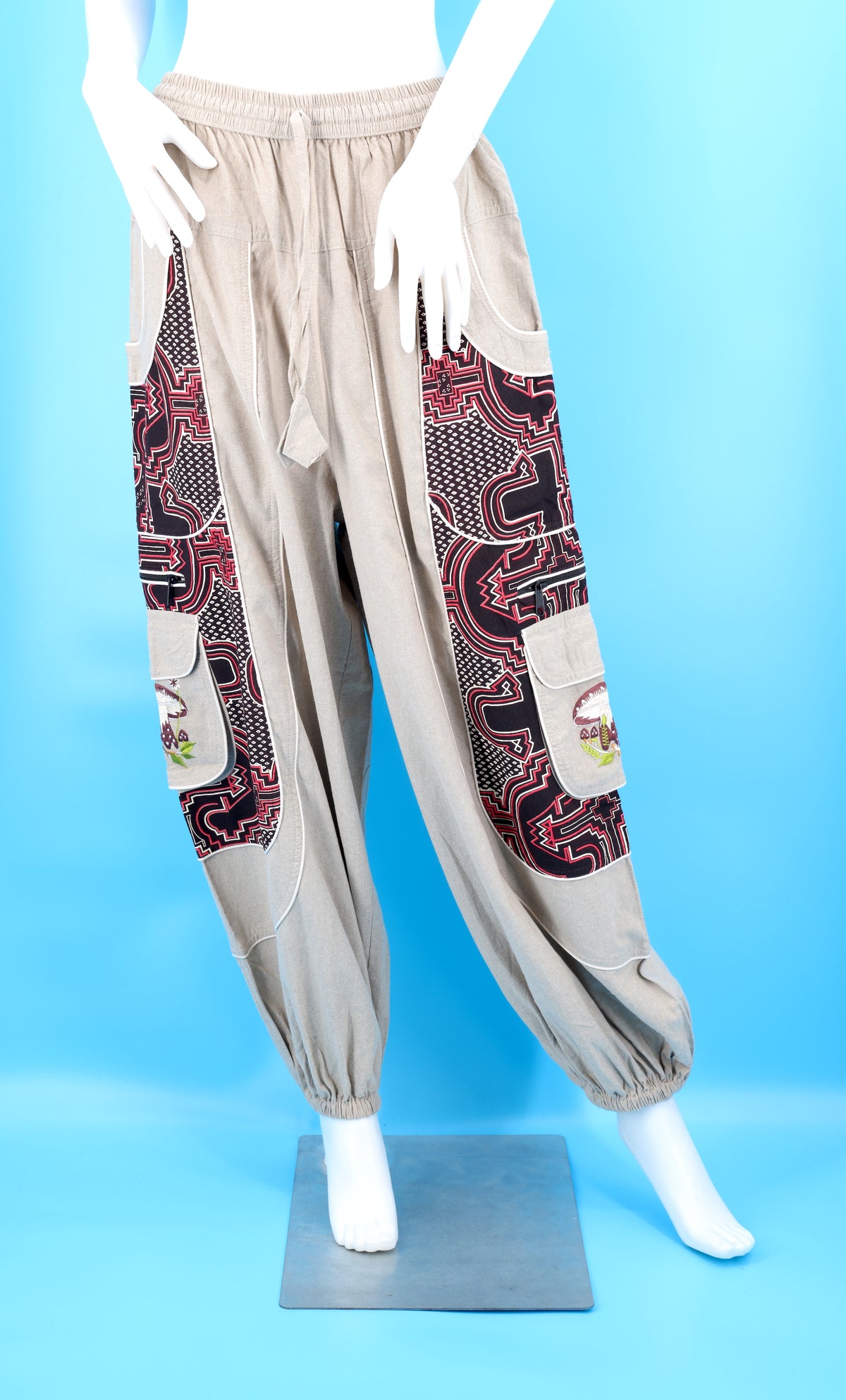 Geometrische Tribal-Haremshose mit mehreren Taschen | Handbestickte Baumwollhose mit Pilzmotiv