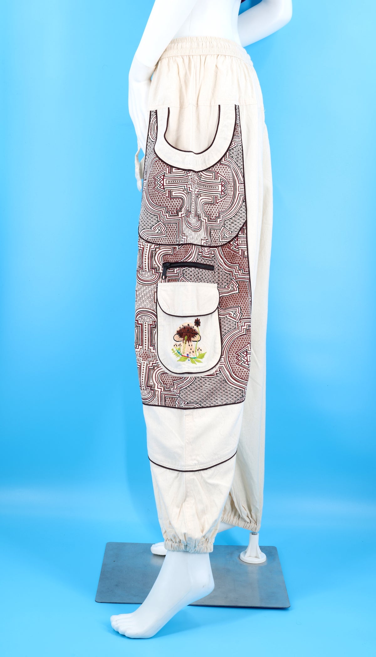Geometrische Tribal-Haremshose mit mehreren Taschen | Handbestickte Baumwollhose mit Pilzmotiv