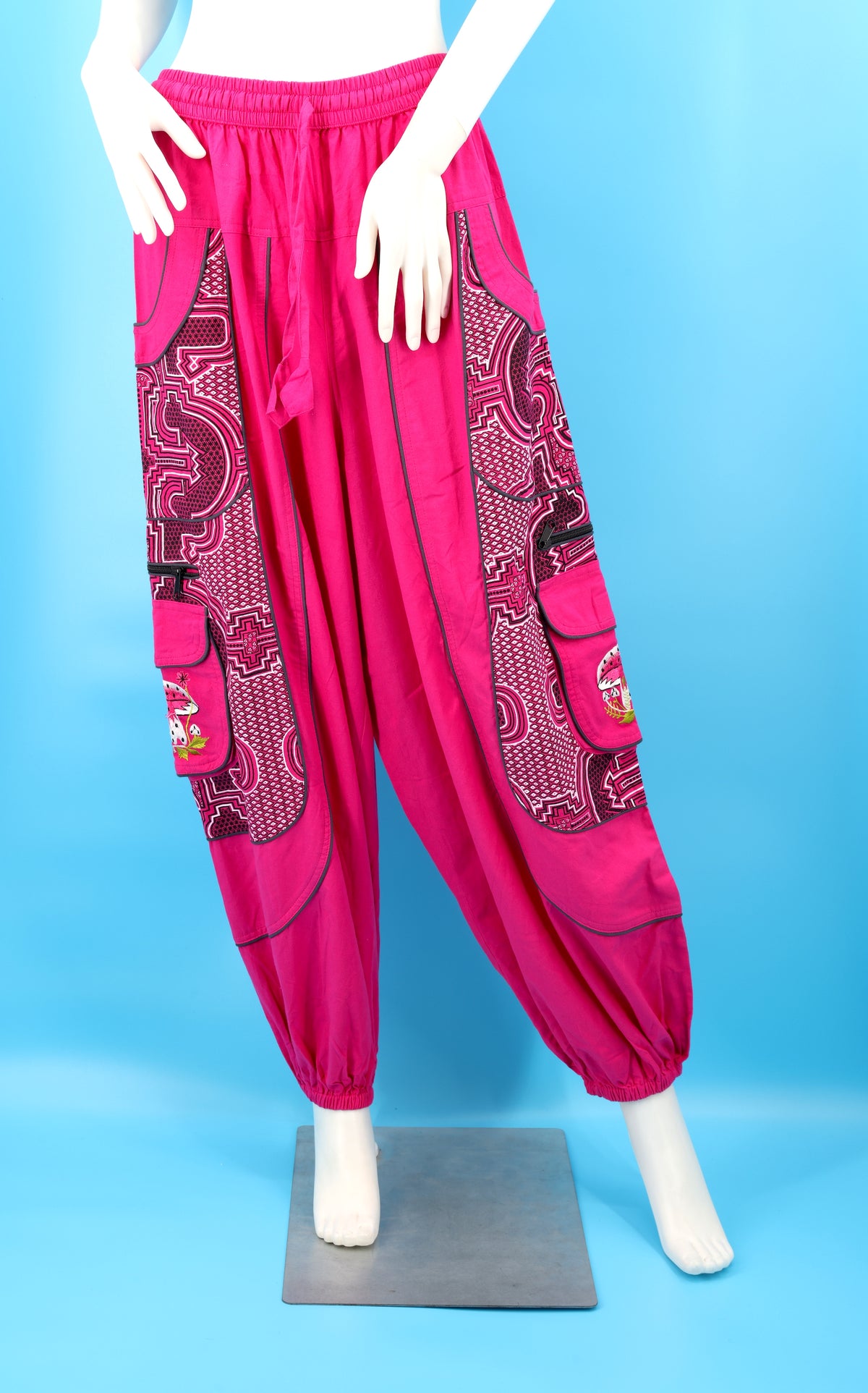Geometrische Tribal-Haremshose mit mehreren Taschen | Handbestickte Baumwollhose mit Pilzmotiv