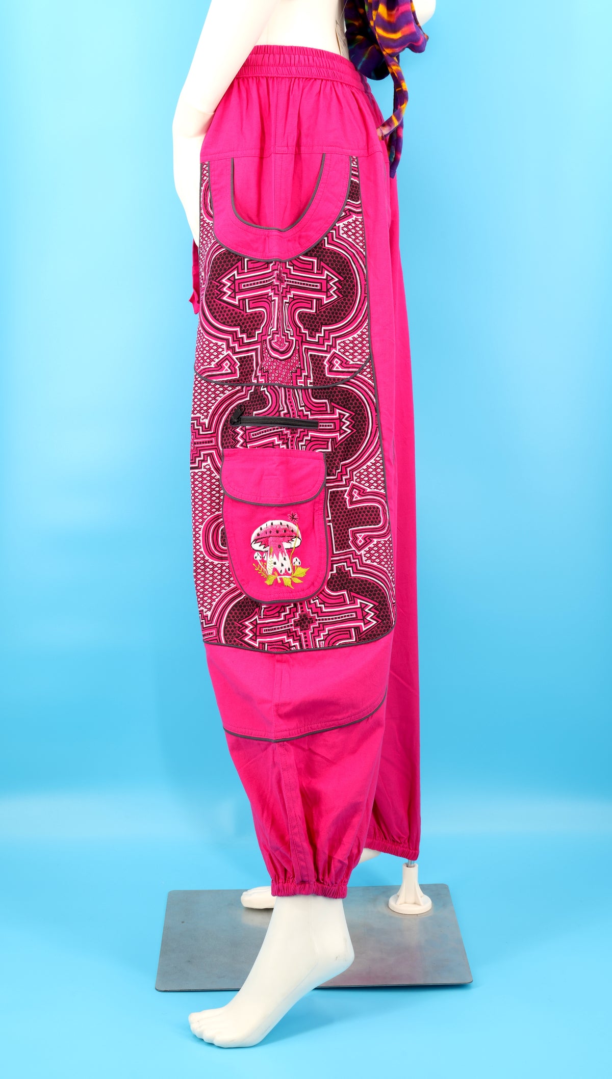 Geometrische Tribal-Haremshose mit mehreren Taschen | Handbestickte Baumwollhose mit Pilzmotiv